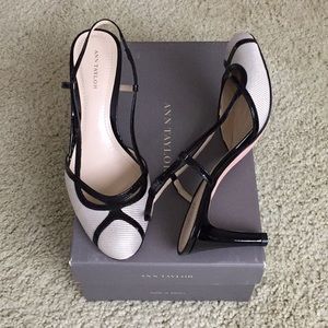 Ann Taylor Dress Heel Black & Vanessa Shale Fabric